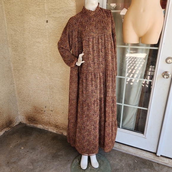 NEW LION COLLECTION DRESS‎ - Picture 5 of 13